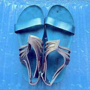 Naot sandals.  All leather, back adjustable strapped sandals in silver and gold.